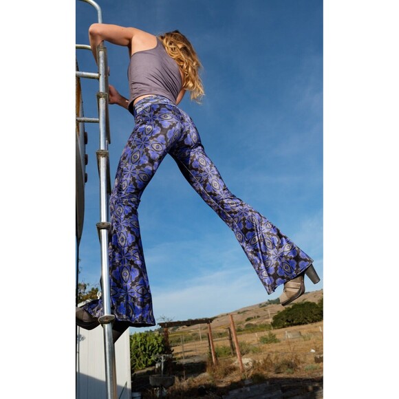 Jammin Warrior Collective Grateful Dead Velour Bell Bottoms Medium Skull Eye L - Picture 16 of 16